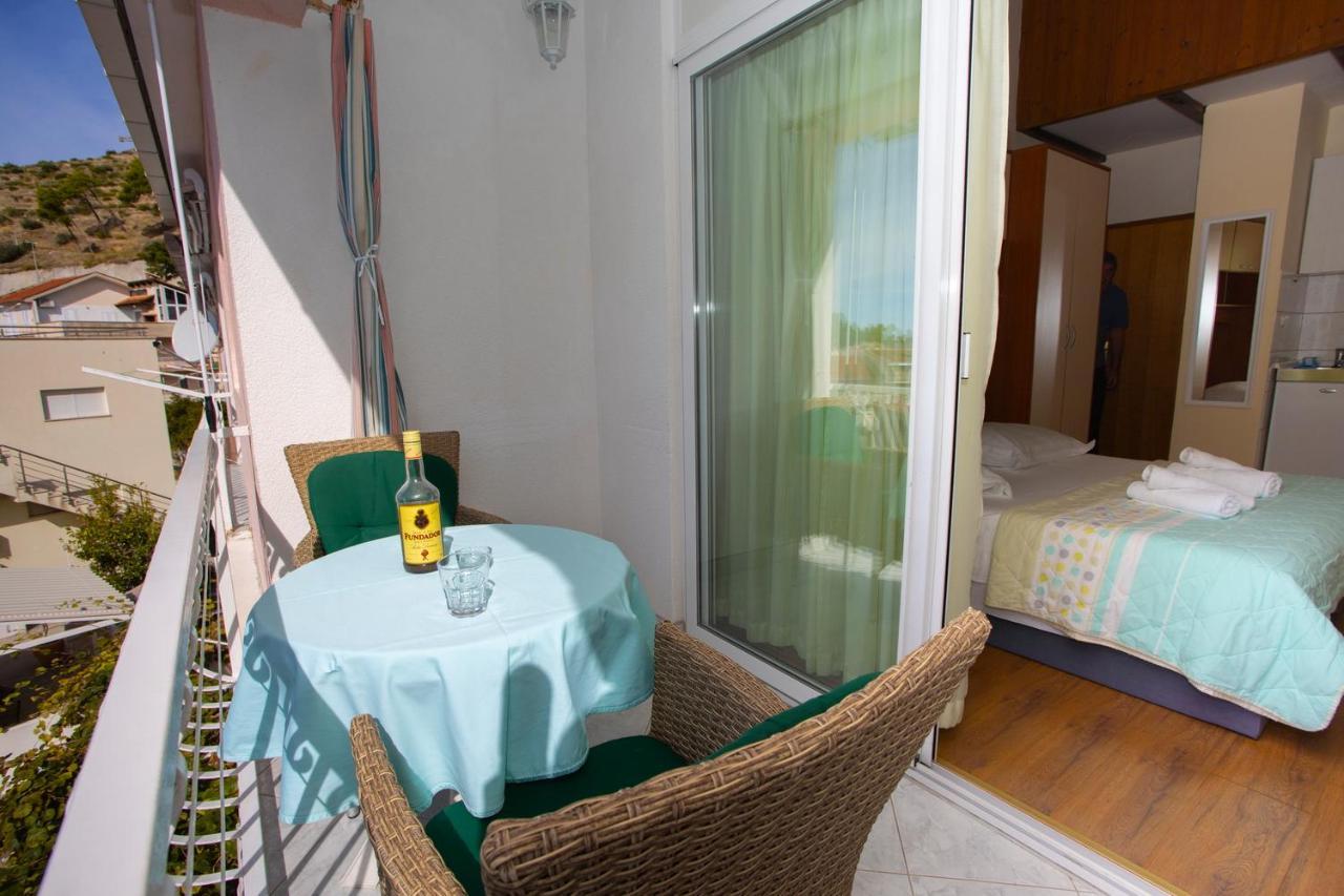 Apartmani Miki Podgora Buitenkant foto