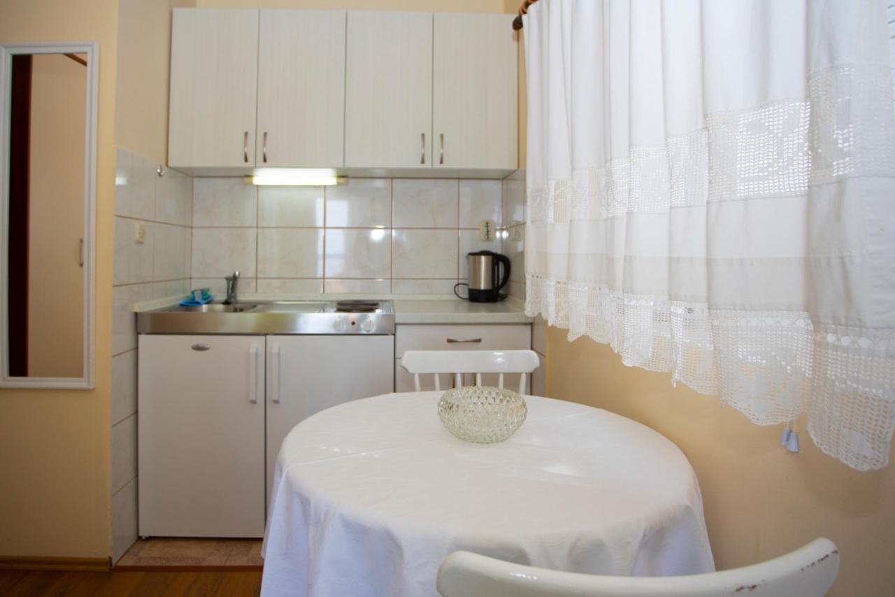 Apartmani Miki Podgora Buitenkant foto