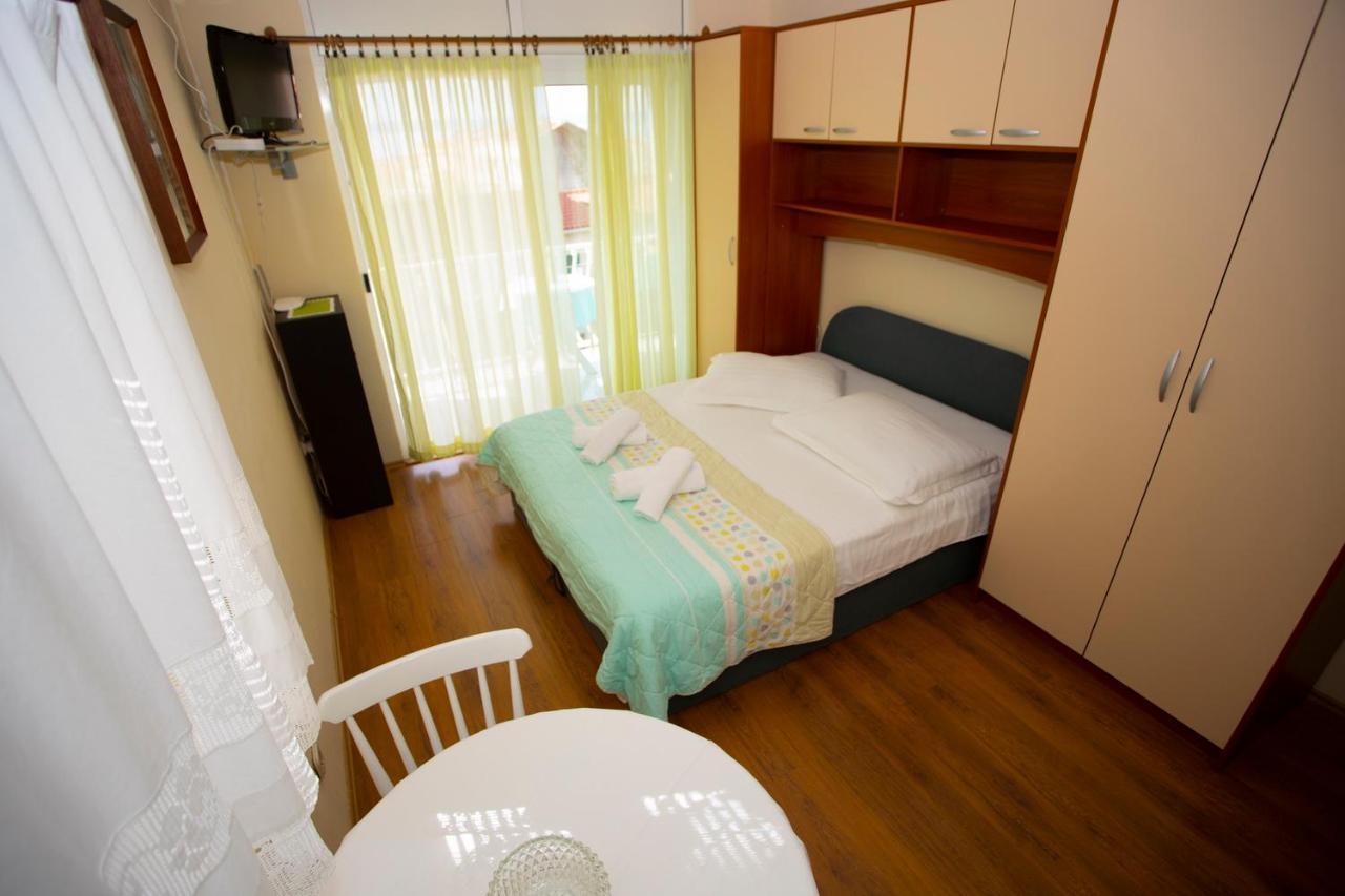 Apartmani Miki Podgora Buitenkant foto