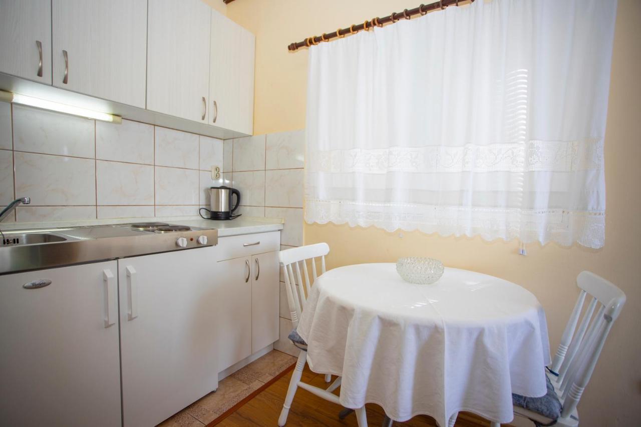 Apartmani Miki Podgora Buitenkant foto