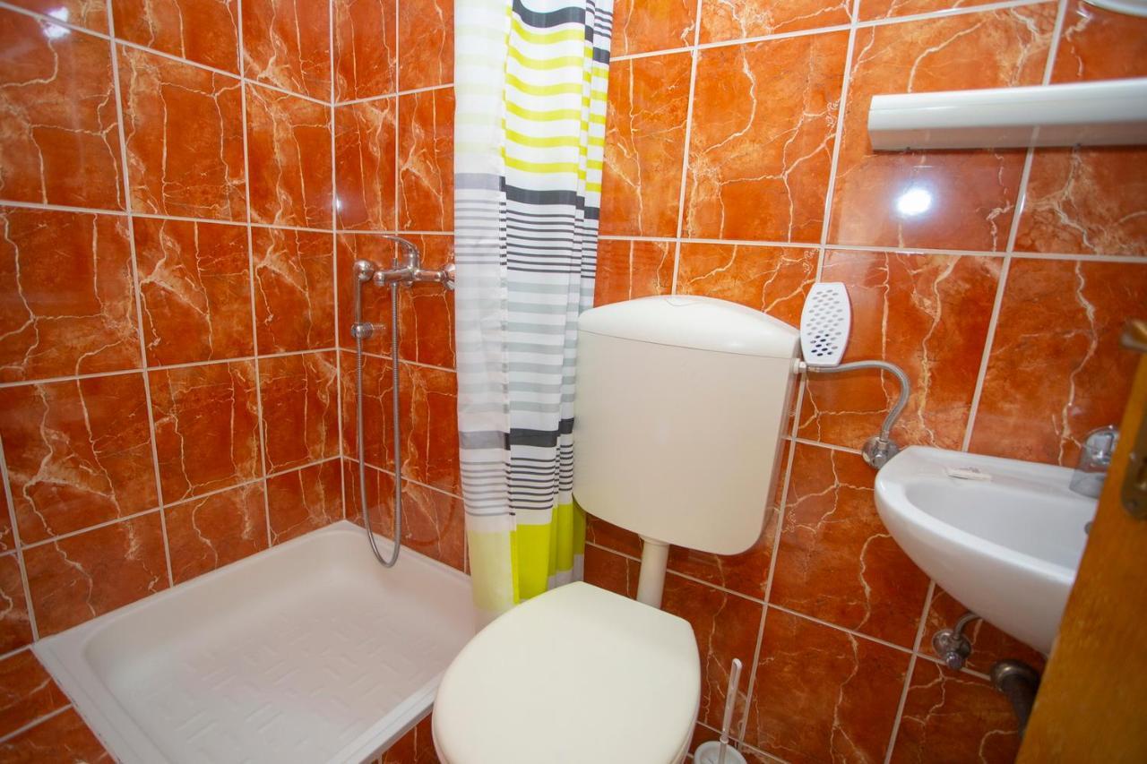 Apartmani Miki Podgora Buitenkant foto