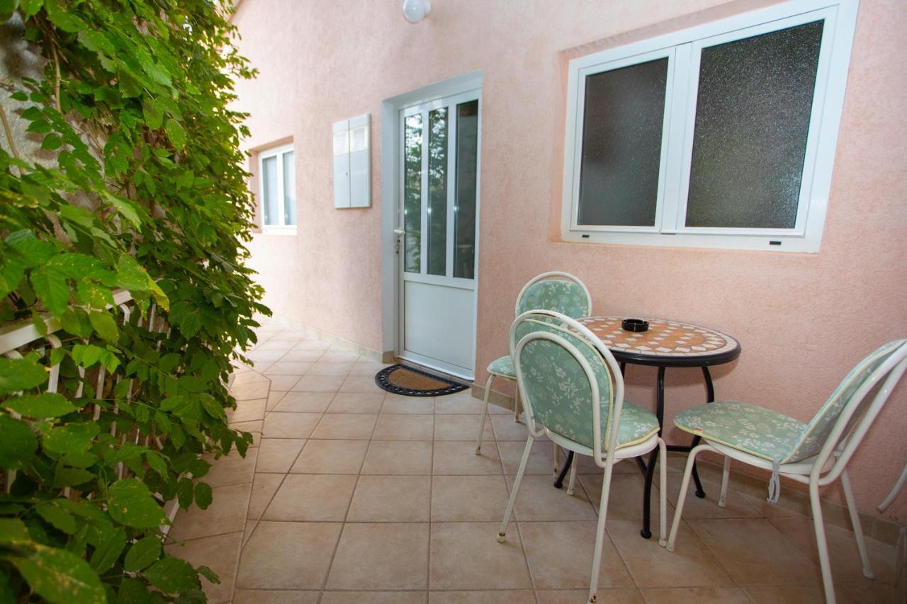 Apartmani Miki Podgora Buitenkant foto