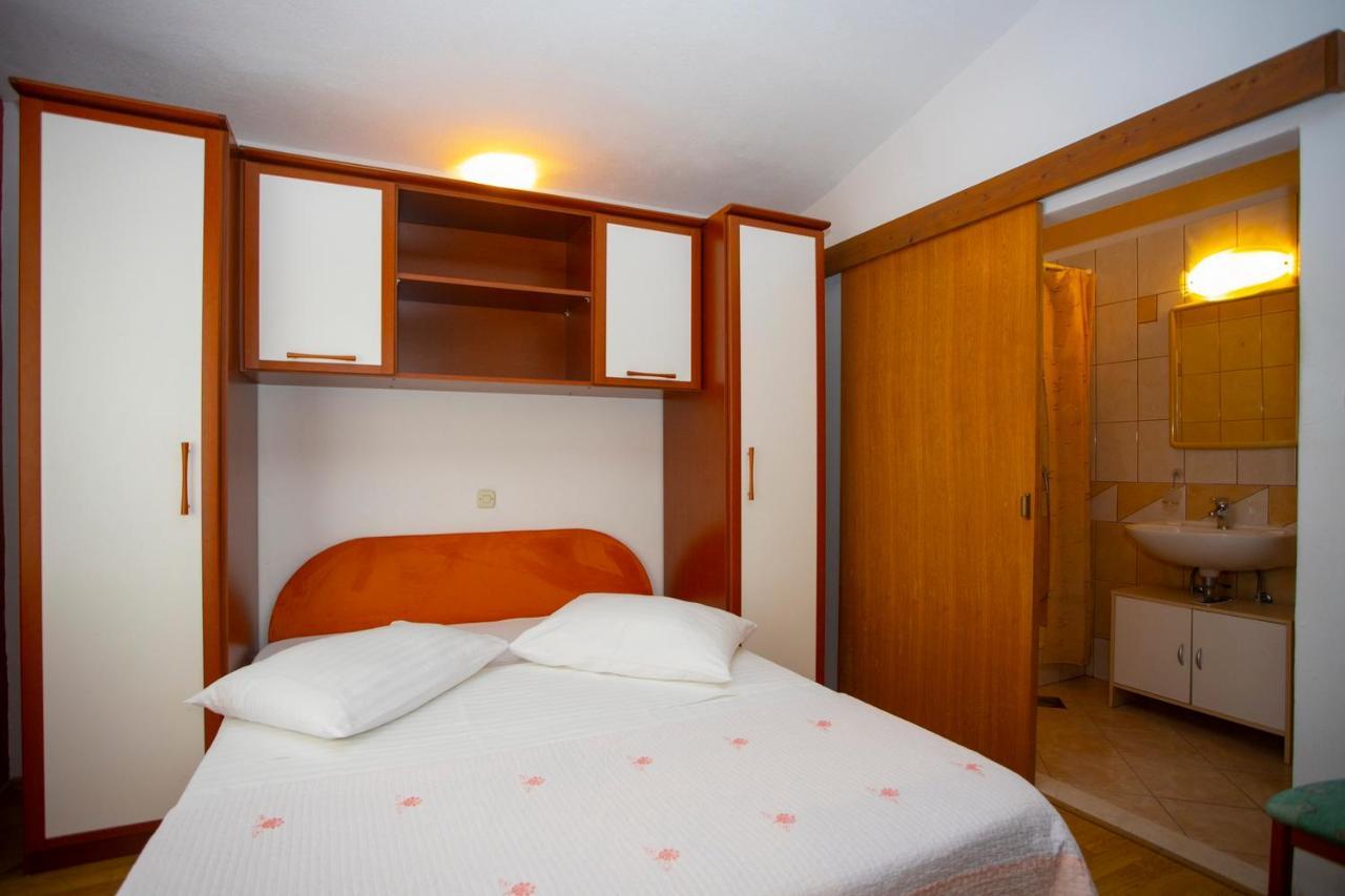 Apartmani Miki Podgora Buitenkant foto