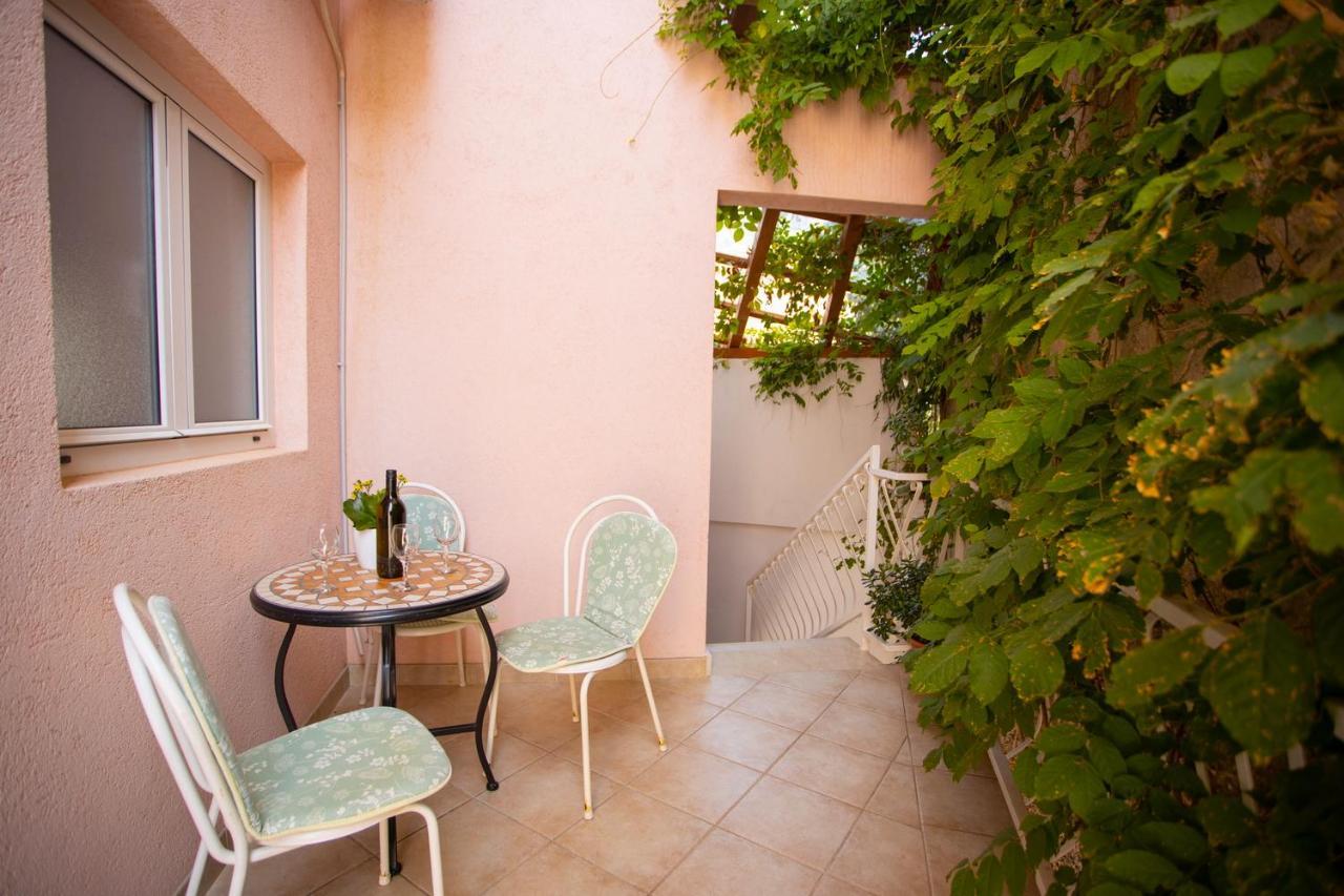 Apartmani Miki Podgora Buitenkant foto