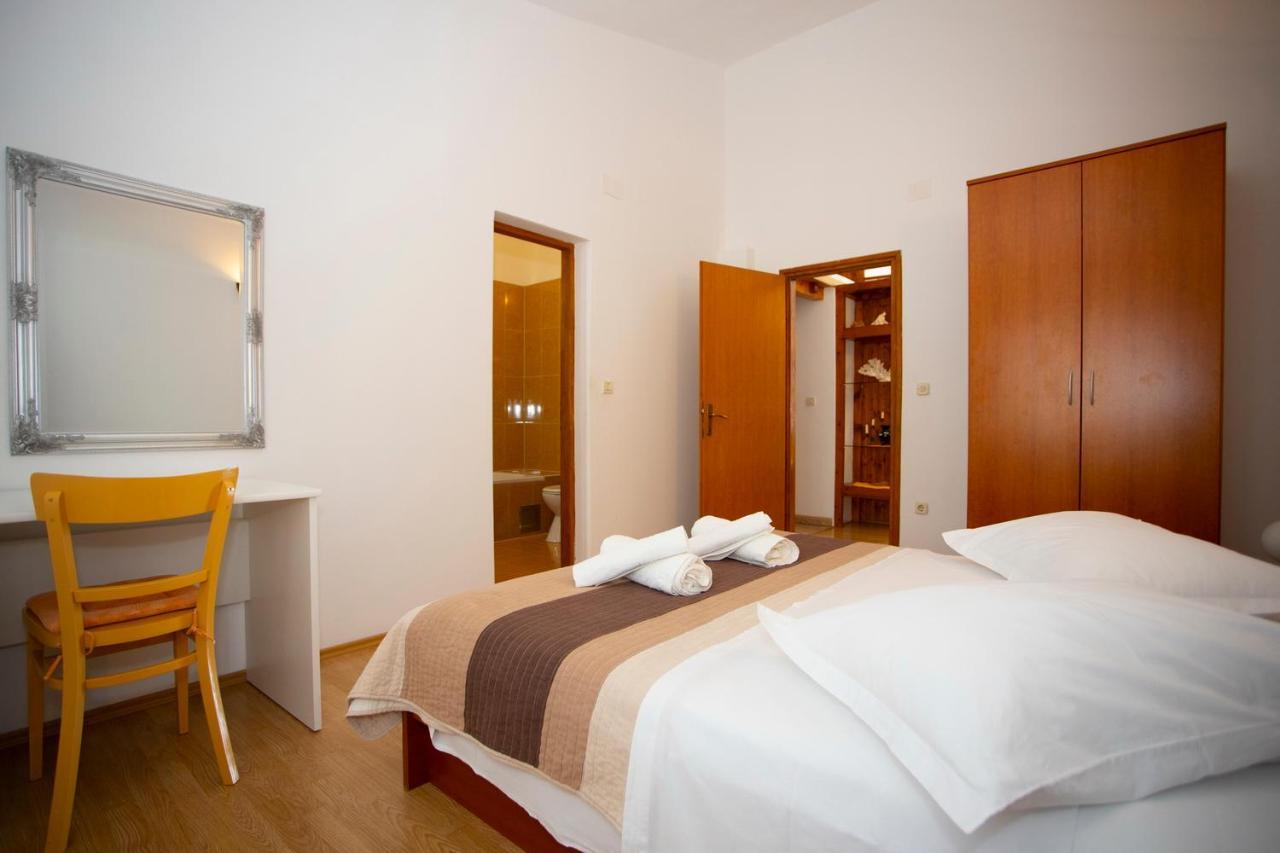 Apartmani Miki Podgora Buitenkant foto